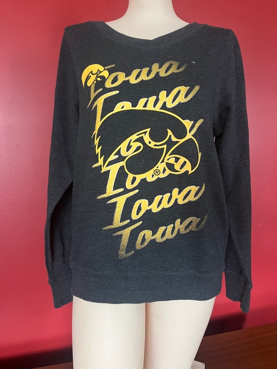 Russell Athletic Sweaters - EUC Russell Iowa Hawkeyes Athletic Black Sweatshirt